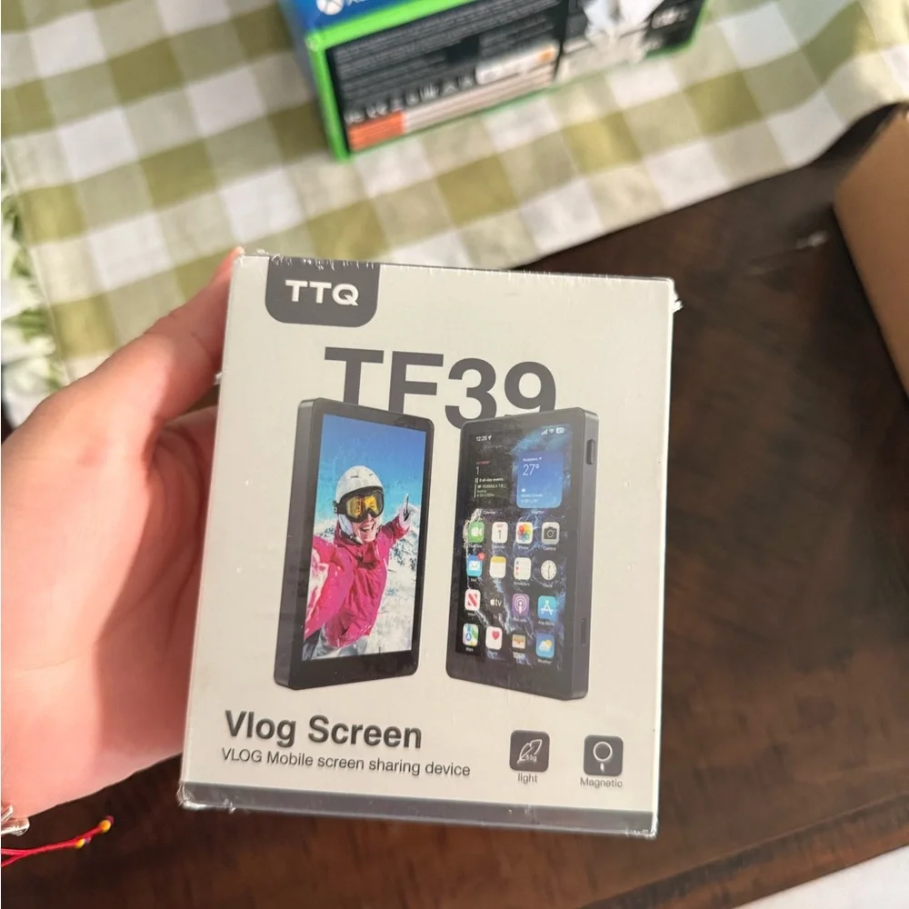 Black Magnetic Phone Vlog Selfie Monitor